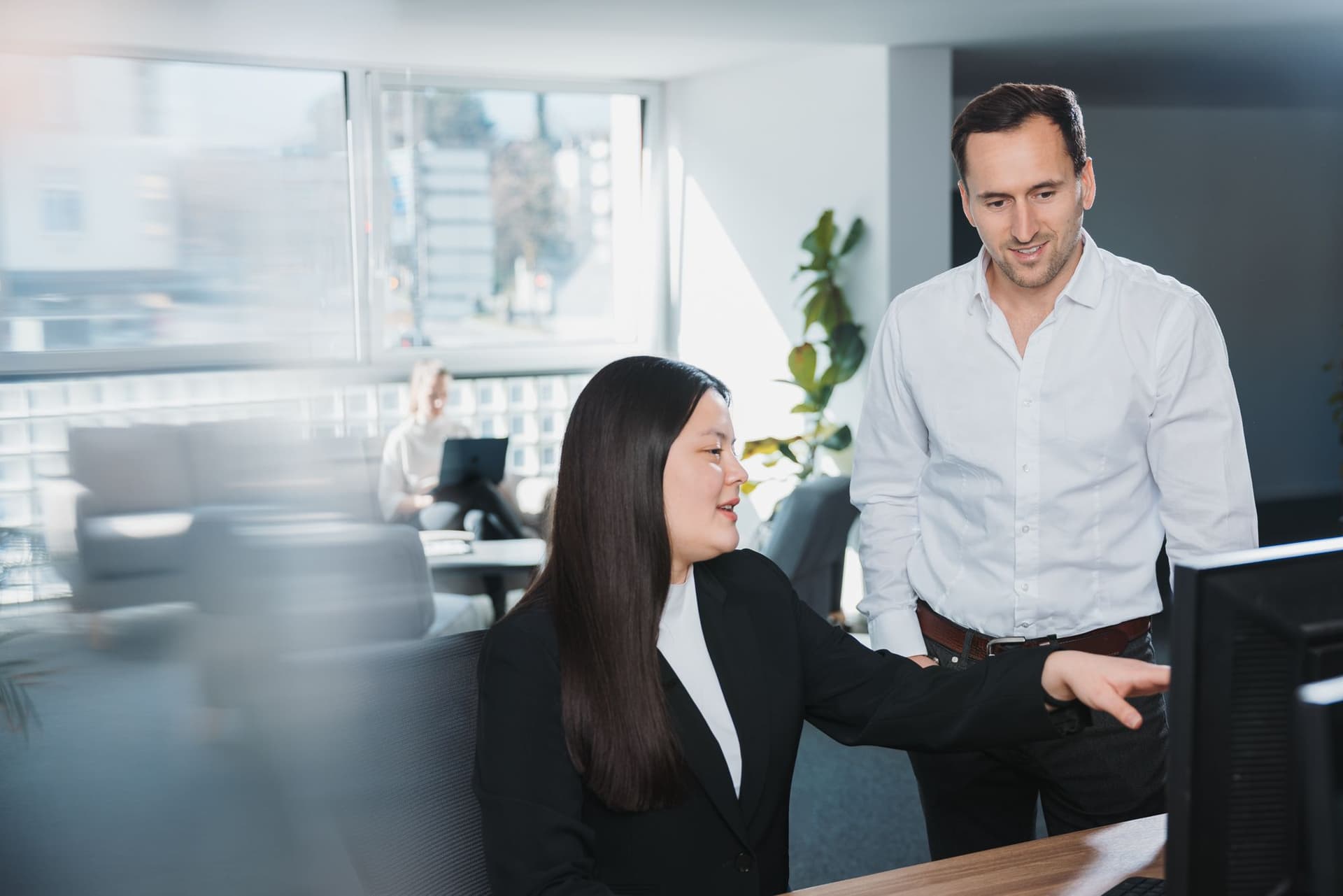 Philip und Roman in einer Besprechung.